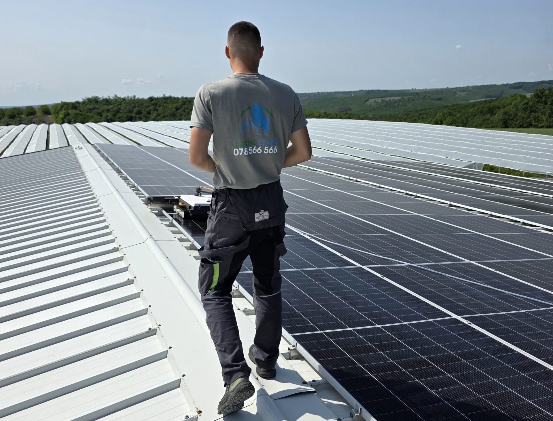 Spalare panouri solare